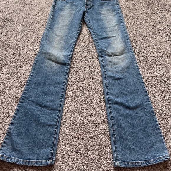 7 For All Mankind Light Wash Low Rise Zip Fly Flare Leg Jeans Women’s Size 29 - Picture 1 of 11